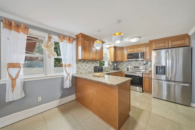 280 Ettrick St, Brockton, MA 02301