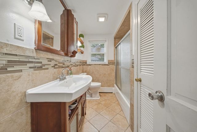 280 Ettrick St, Brockton, MA 02301