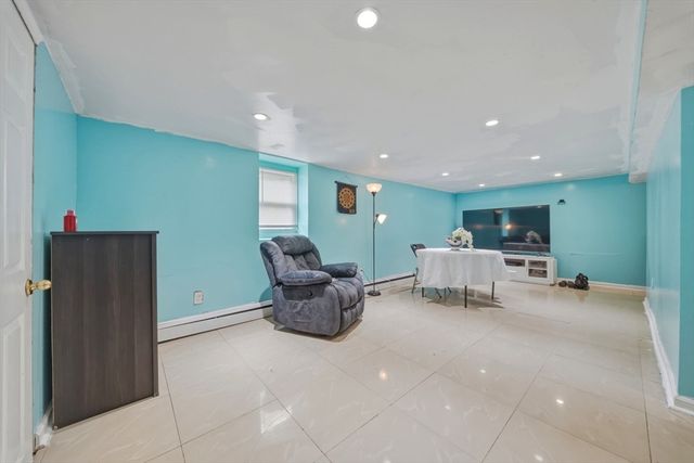 280 Ettrick St, Brockton, MA 02301
