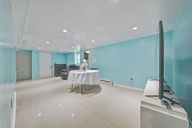 280 Ettrick St, Brockton, MA 02301