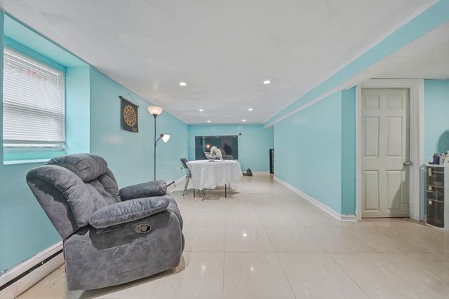 280 Ettrick St, Brockton, MA 02301