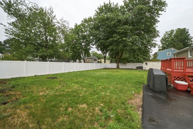 280 Ettrick St, Brockton, MA 02301