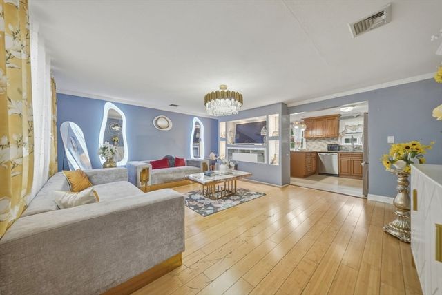 280 Ettrick St, Brockton, MA 02301