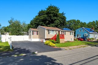 280 Ettrick St, Brockton, MA 02301
