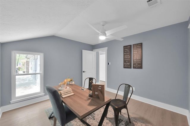 13 Moon Valley Court, Panorama Village, TX 77304