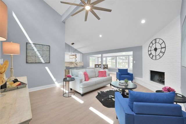 13 Moon Valley Court, Panorama Village, TX 77304