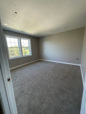 29 Steele St A, Worcester, MA 01607