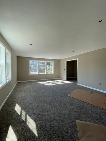 29 Steele St A, Worcester, MA 01607