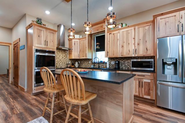 311 Mohican Lane, Lampe, MO 65681