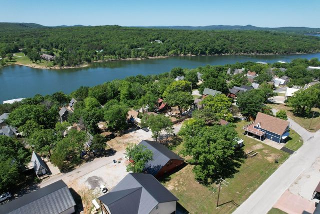311 Mohican Lane, Lampe, MO 65681