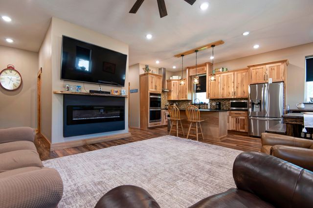 311 Mohican Lane, Lampe, MO 65681