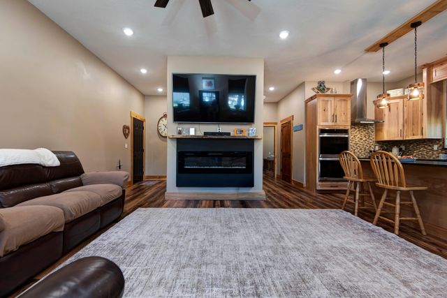 311 Mohican Lane, Lampe, MO 65681