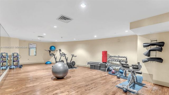 50 Biscayne Blvd 508, Miami, FL 33132