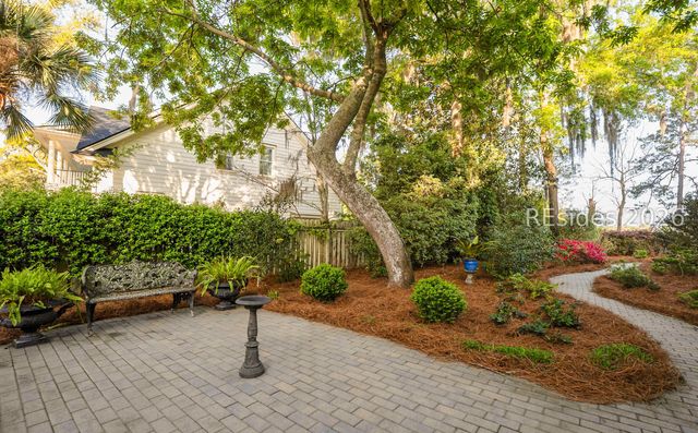 23 Ridge Rd, Beaufort, SC 29907