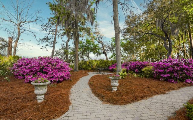 23 Ridge Rd, Beaufort, SC 29907