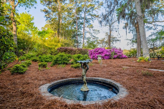 23 Ridge Rd, Beaufort, SC 29907