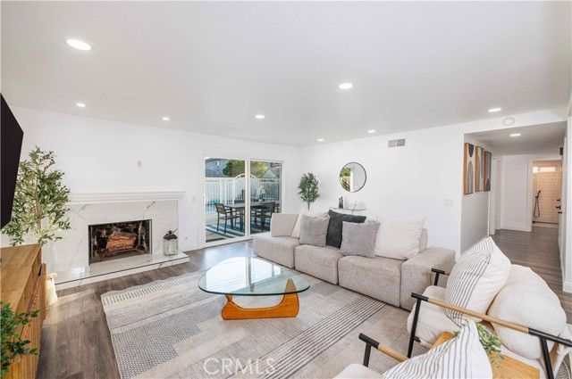 9422 Nantucket Dr, Huntington Beach, CA 92646