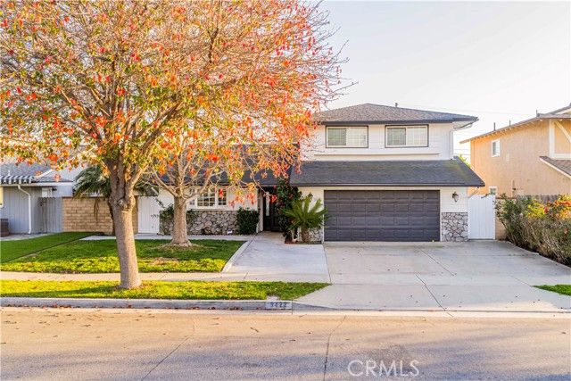 9422 Nantucket Dr, Huntington Beach, CA 92646