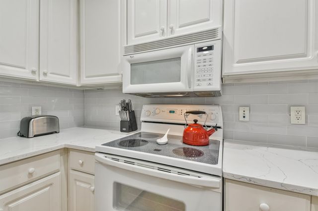 2400 Mccue Road 350, Houston, TX 77056