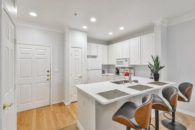 2400 Mccue Road 350, Houston, TX 77056