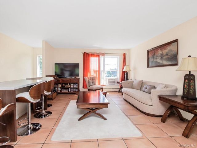 285 Centre Avenue, New Rochelle, NY 10805