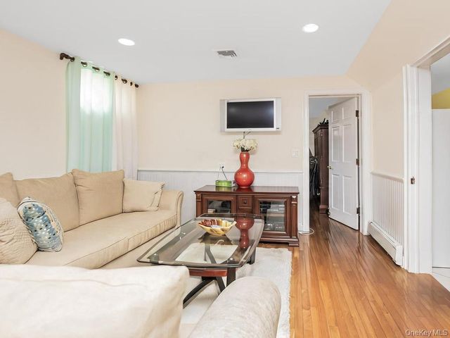 285 Centre Avenue, New Rochelle, NY 10805