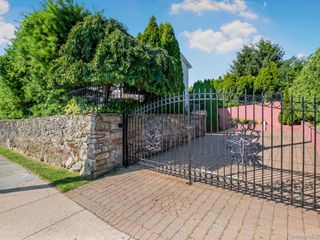 285 Centre Avenue, New Rochelle, NY 10805