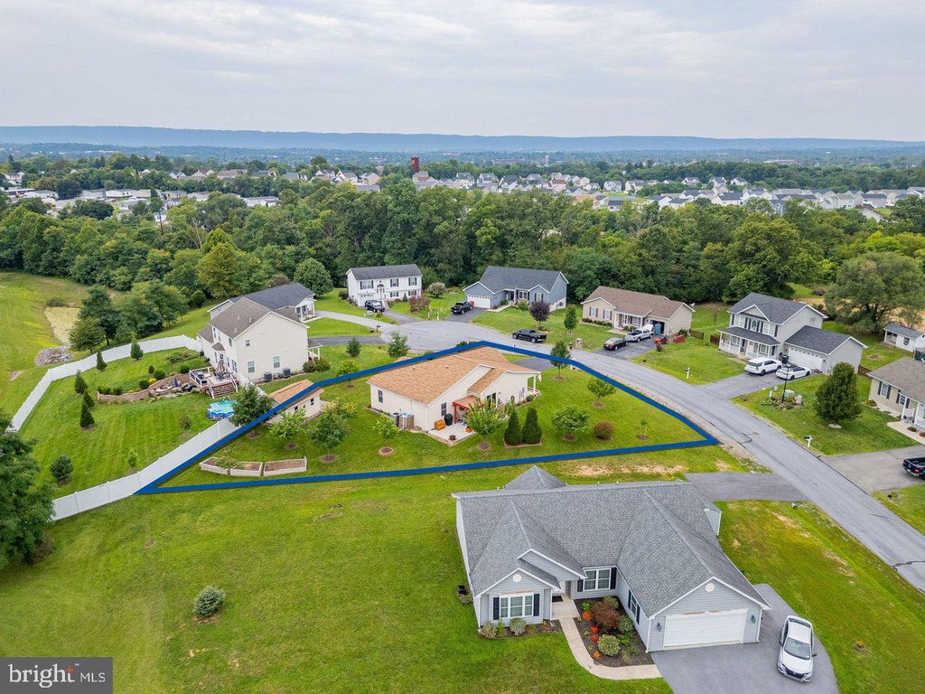783 IVES ST, Martinsburg, WV 25405
