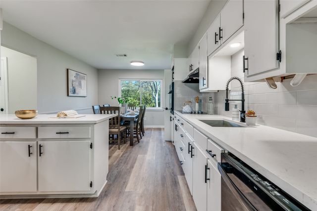 7724 Gaston Avenue, Benbrook, TX 76116