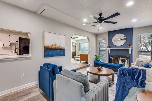 7724 Gaston Avenue, Benbrook, TX 76116