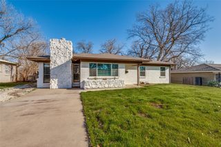 7724 Gaston Avenue, Benbrook, TX 76116