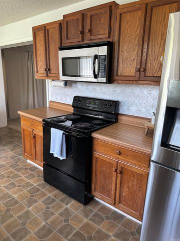 220 Grand Point Drive, Hot Springs, AR 71901