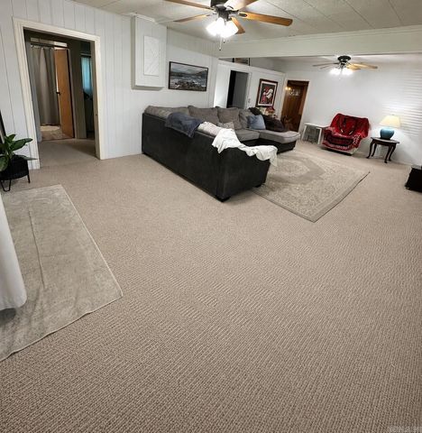 220 Grand Point Drive, Hot Springs, AR 71901