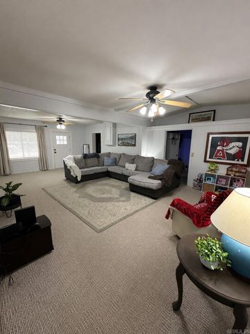 220 Grand Point Drive, Hot Springs, AR 71901