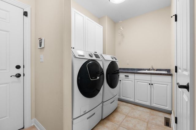 670 Panorama Circle NW, Rochester, MN 55901