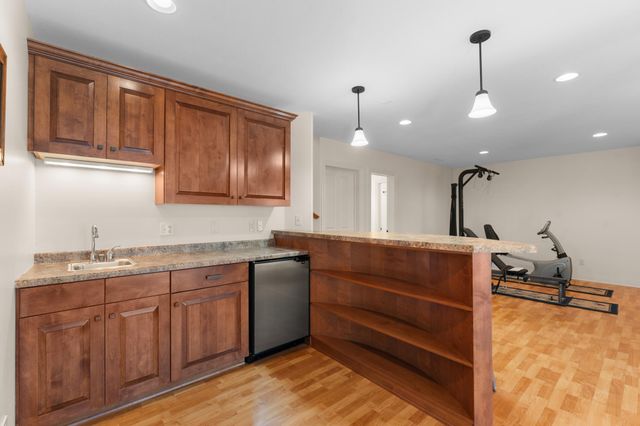 670 Panorama Circle NW, Rochester, MN 55901