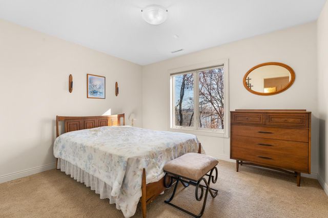 670 Panorama Circle NW, Rochester, MN 55901