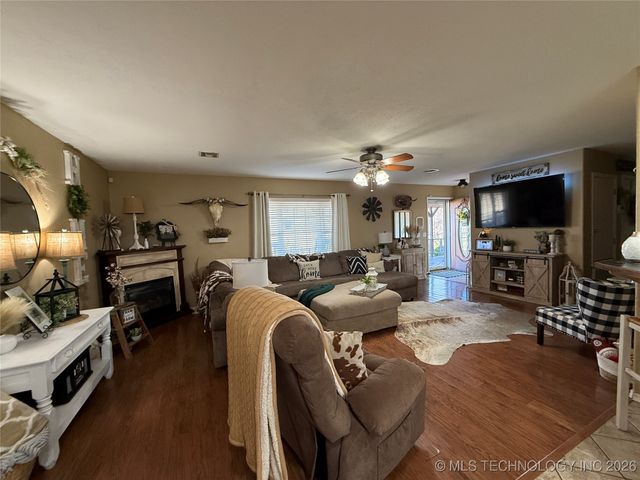 7913 S 13th Street East, Muskogee, OK 74403