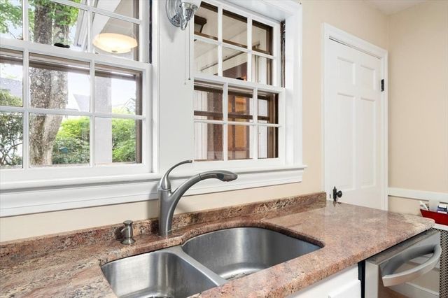 89 Melrose Ave, Needham, MA 02492