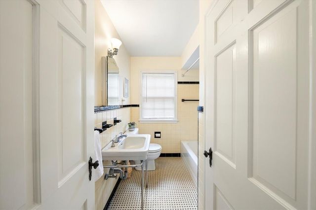 89 Melrose Ave, Needham, MA 02492