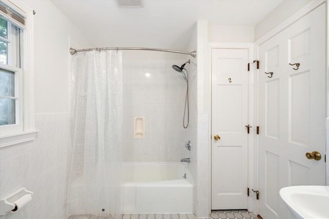 89 Melrose Ave, Needham, MA 02492