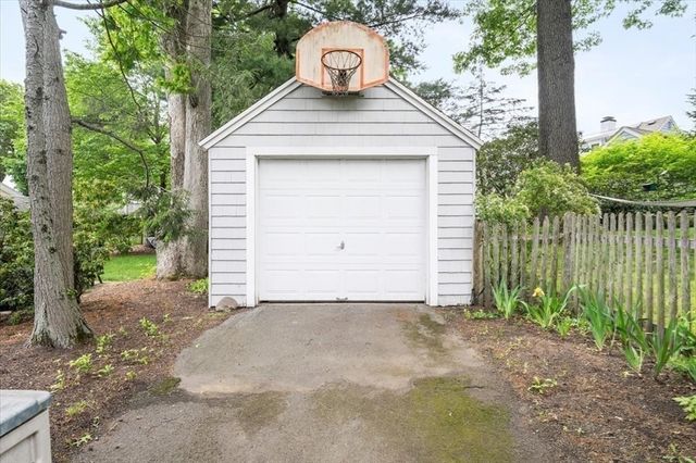 89 Melrose Ave, Needham, MA 02492