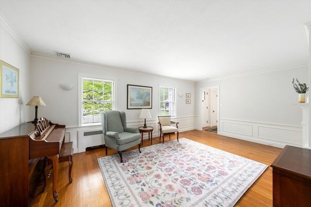 89 Melrose Ave, Needham, MA 02492