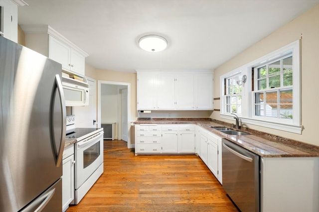 89 Melrose Ave, Needham, MA 02492