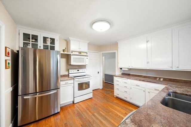 89 Melrose Ave, Needham, MA 02492