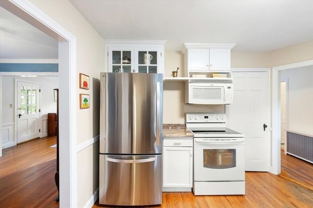 89 Melrose Ave, Needham, MA 02492