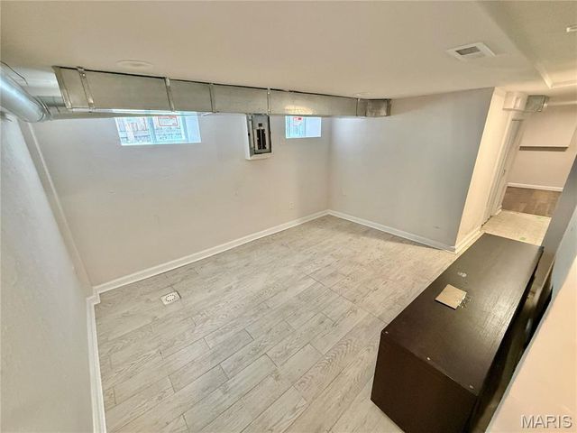 838 Wachtel Avenue, St Louis, MO 63125