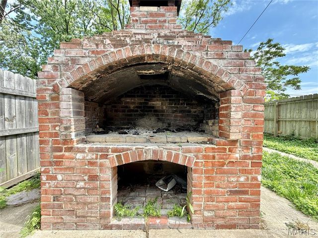 838 Wachtel Avenue, St Louis, MO 63125