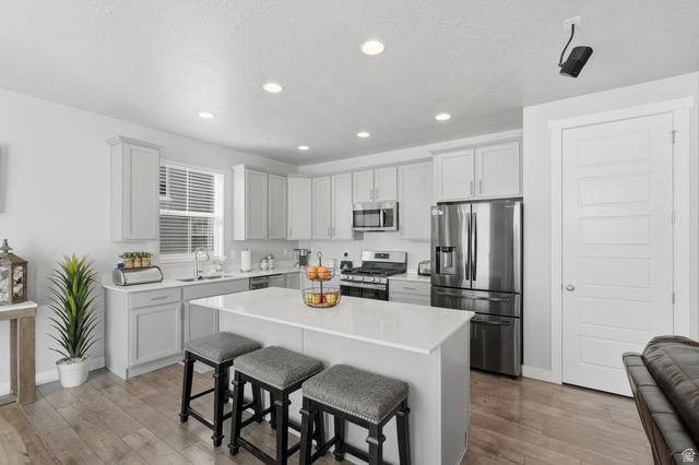 5640 N PARKVIEW DR, Stansbury Park, UT 84074