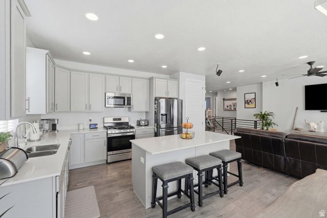 5640 N PARKVIEW DR, Stansbury Park, UT 84074